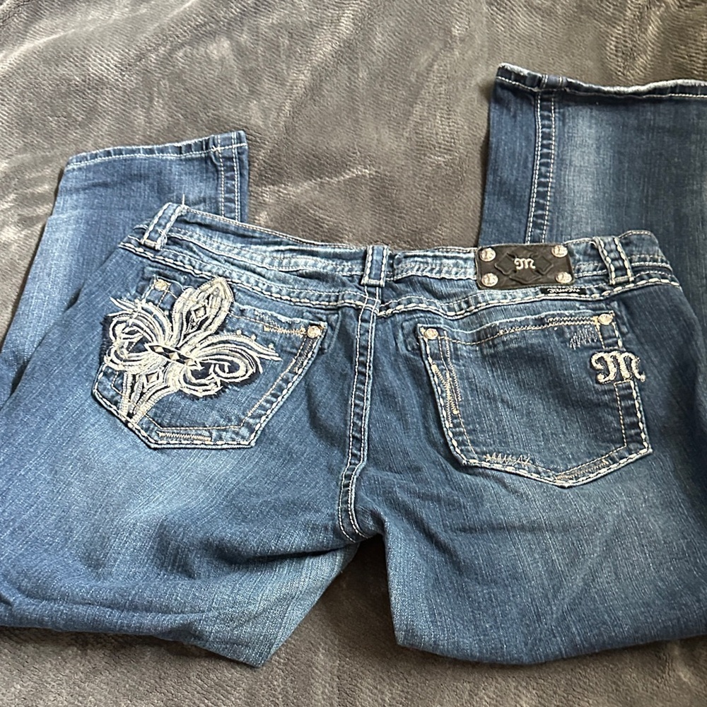 Miss Me Blue Embroidered Back Pocket Cropped Jeans size 36 easy